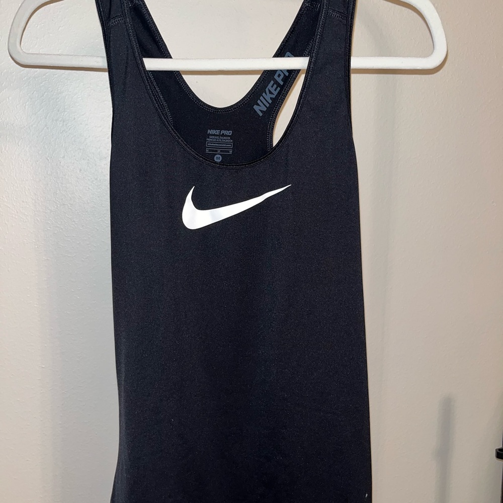 Nike dry fit razor back size M